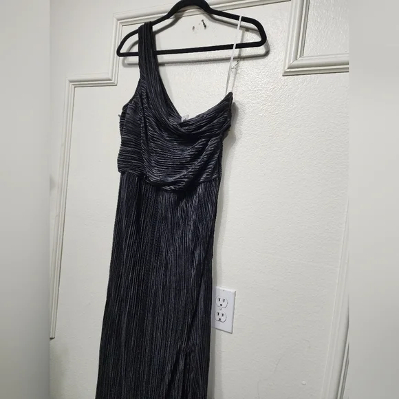 Lulus Poised Performance Black Plisse One-Shoulder Maxi Dress XL Wedding Party - Picture 7 of 9